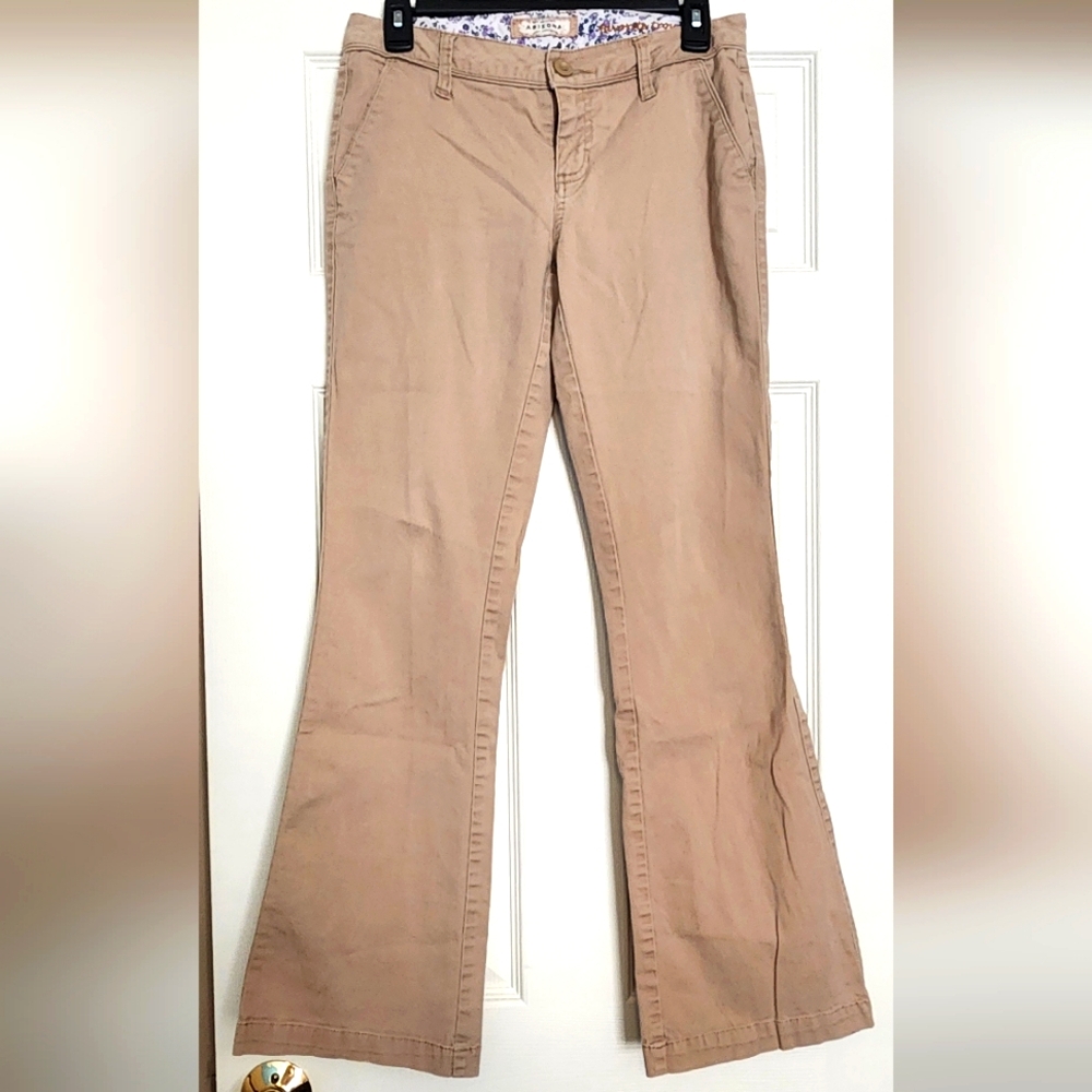 Women’s khaki pants